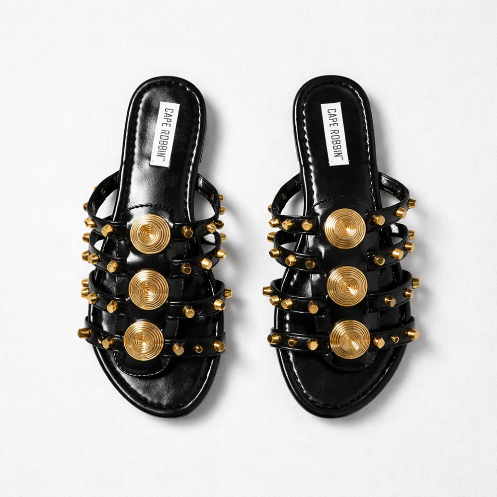 NWOB Cape Robbin Vintage-10 Flat Studded Strappy Sandals Size 8.5 - Picture 1 of 3